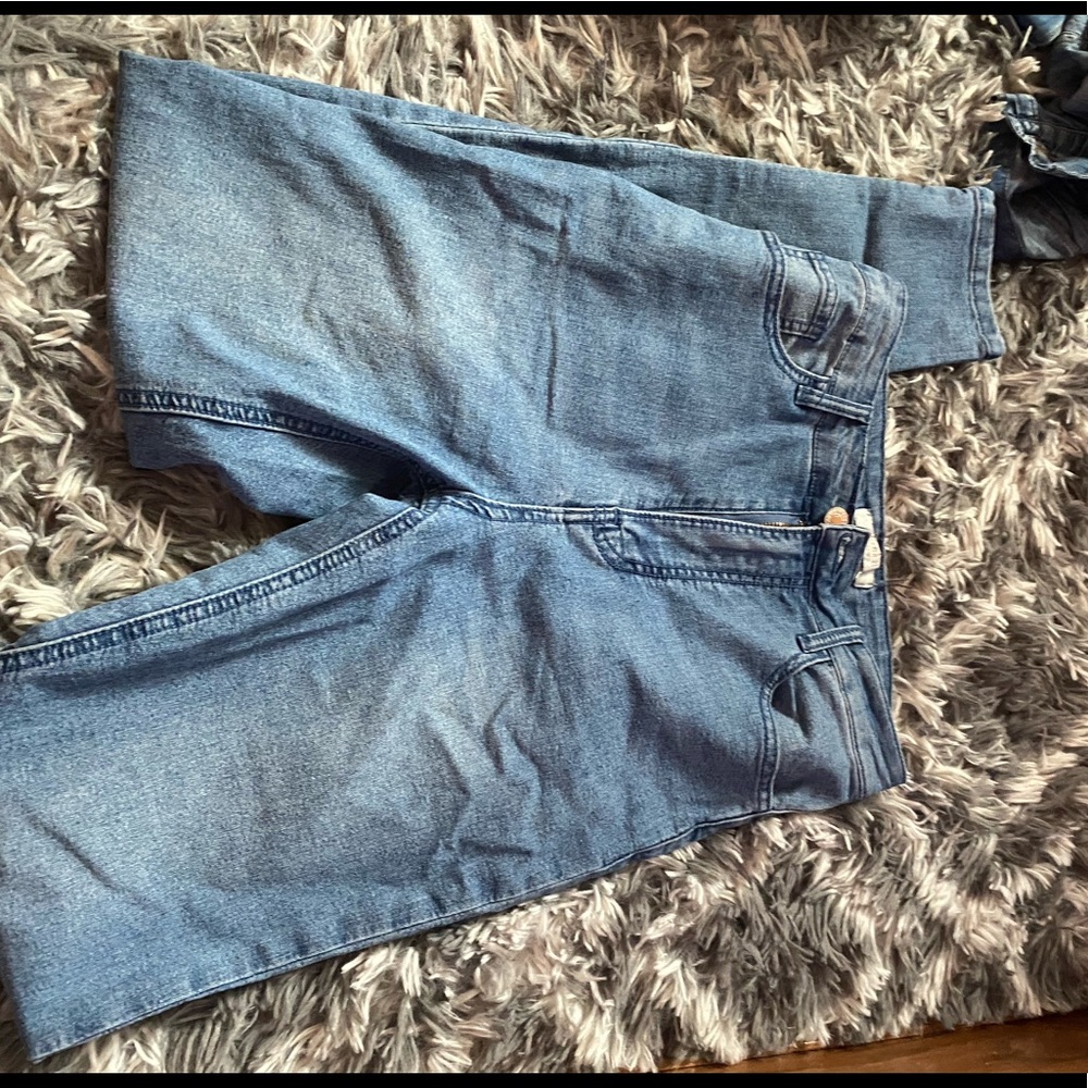 2 pair of jeans